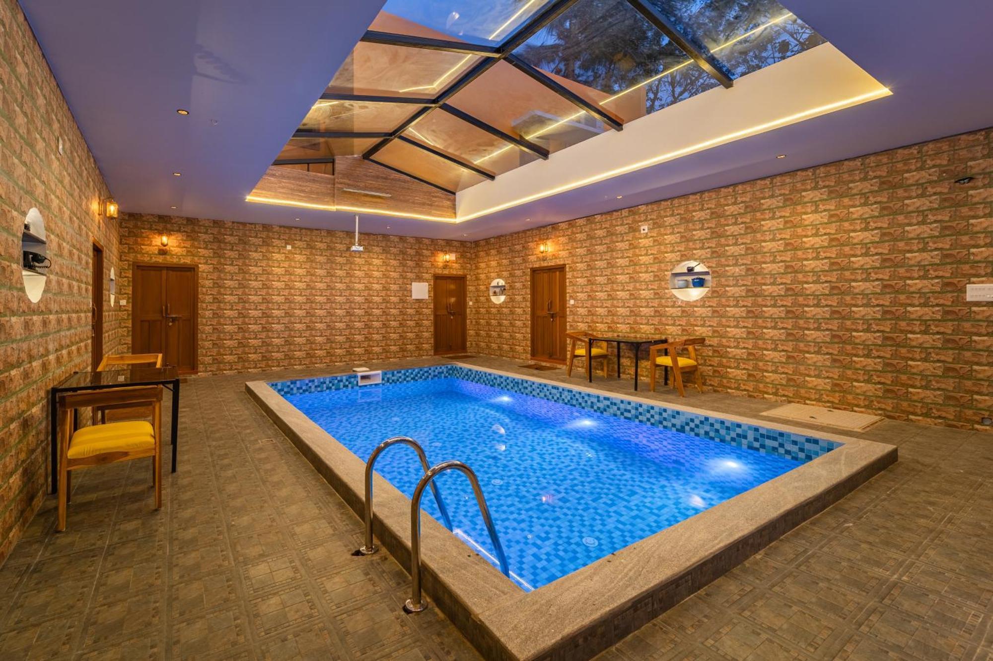 Teak Leaf Gateway Villa With Swimming Pool Indoor Games Kālapettai Exterior photo