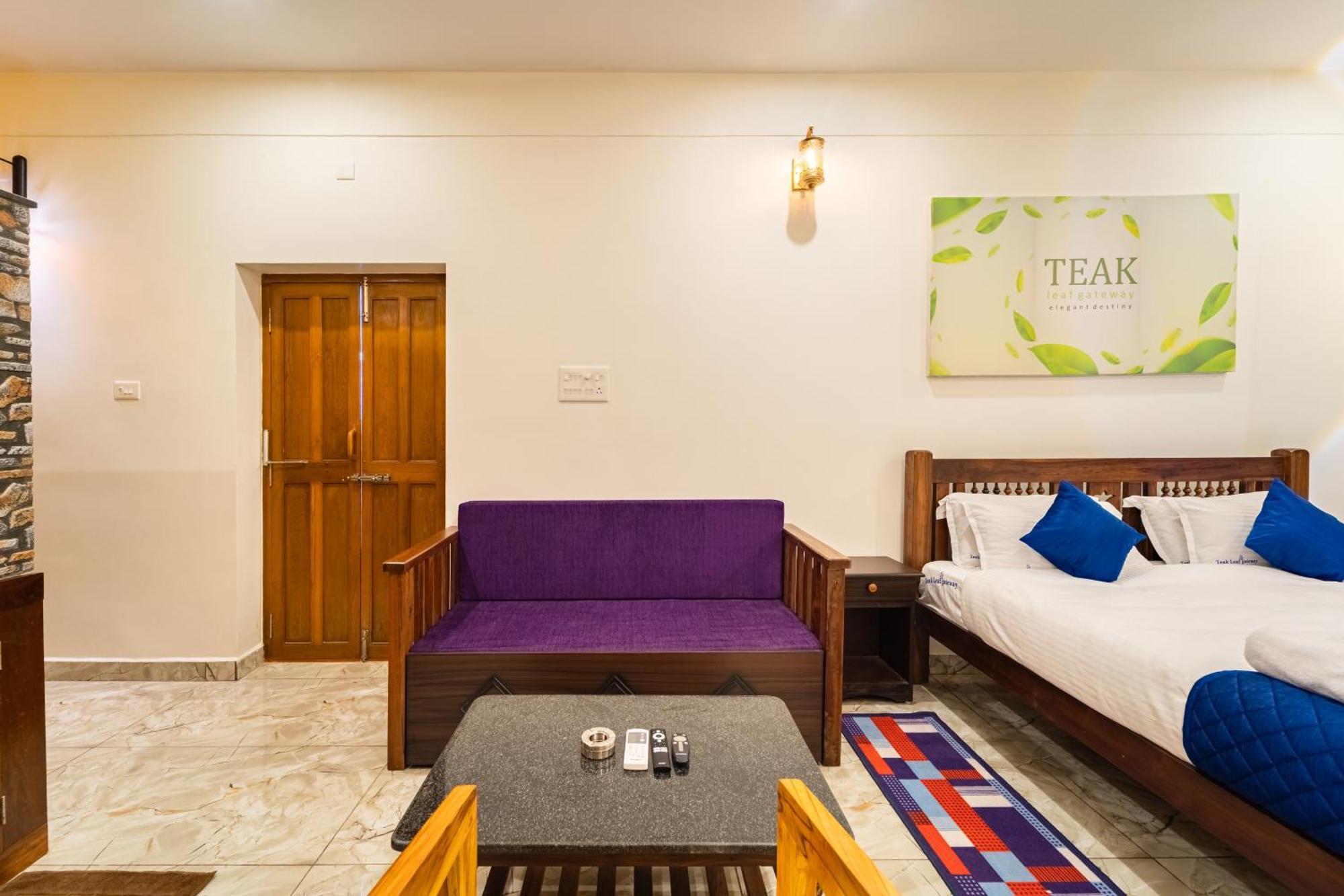 Teak Leaf Gateway Villa With Swimming Pool Indoor Games Kālapettai Exterior photo