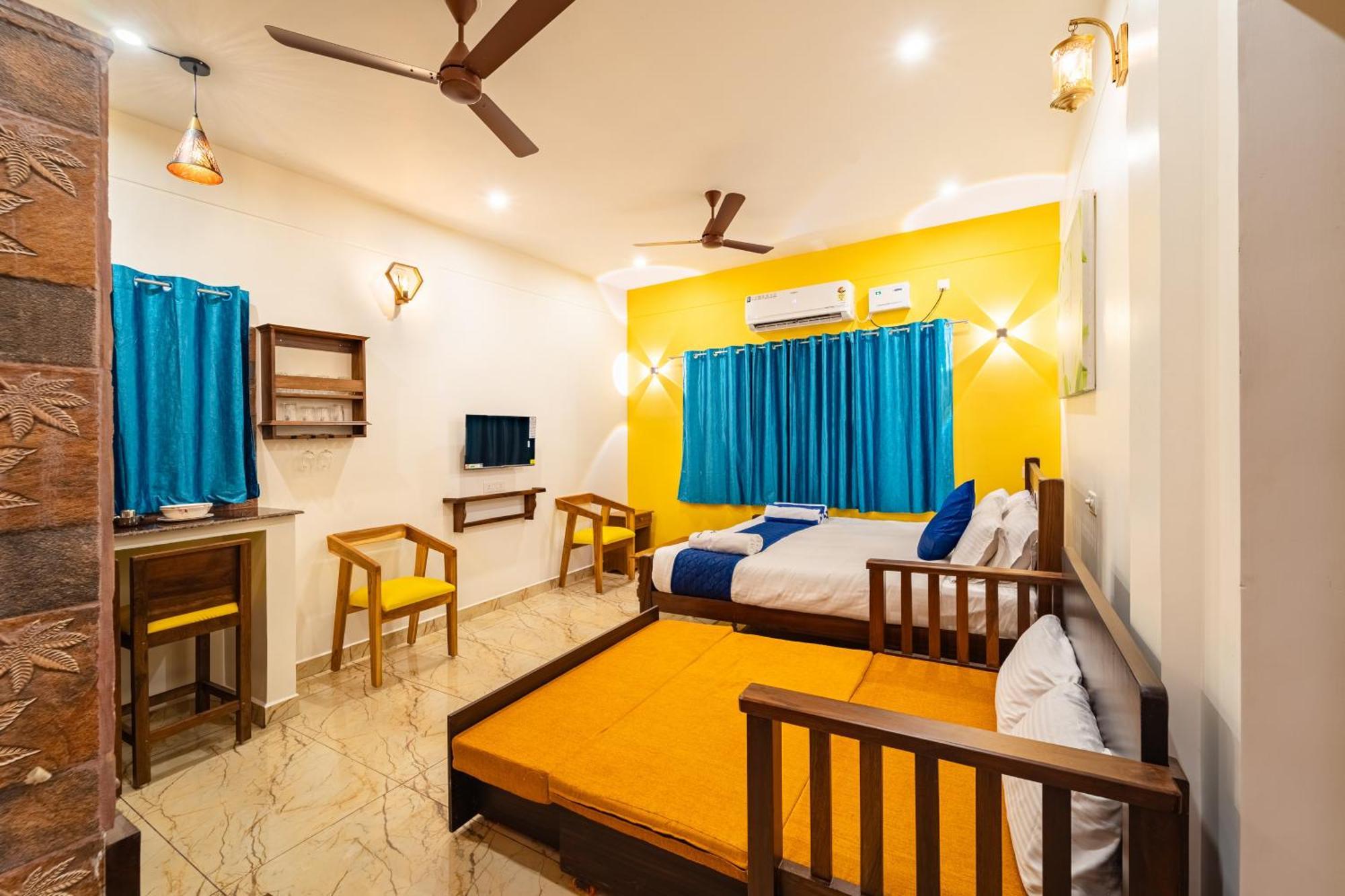 Teak Leaf Gateway Villa With Swimming Pool Indoor Games Kālapettai Exterior photo