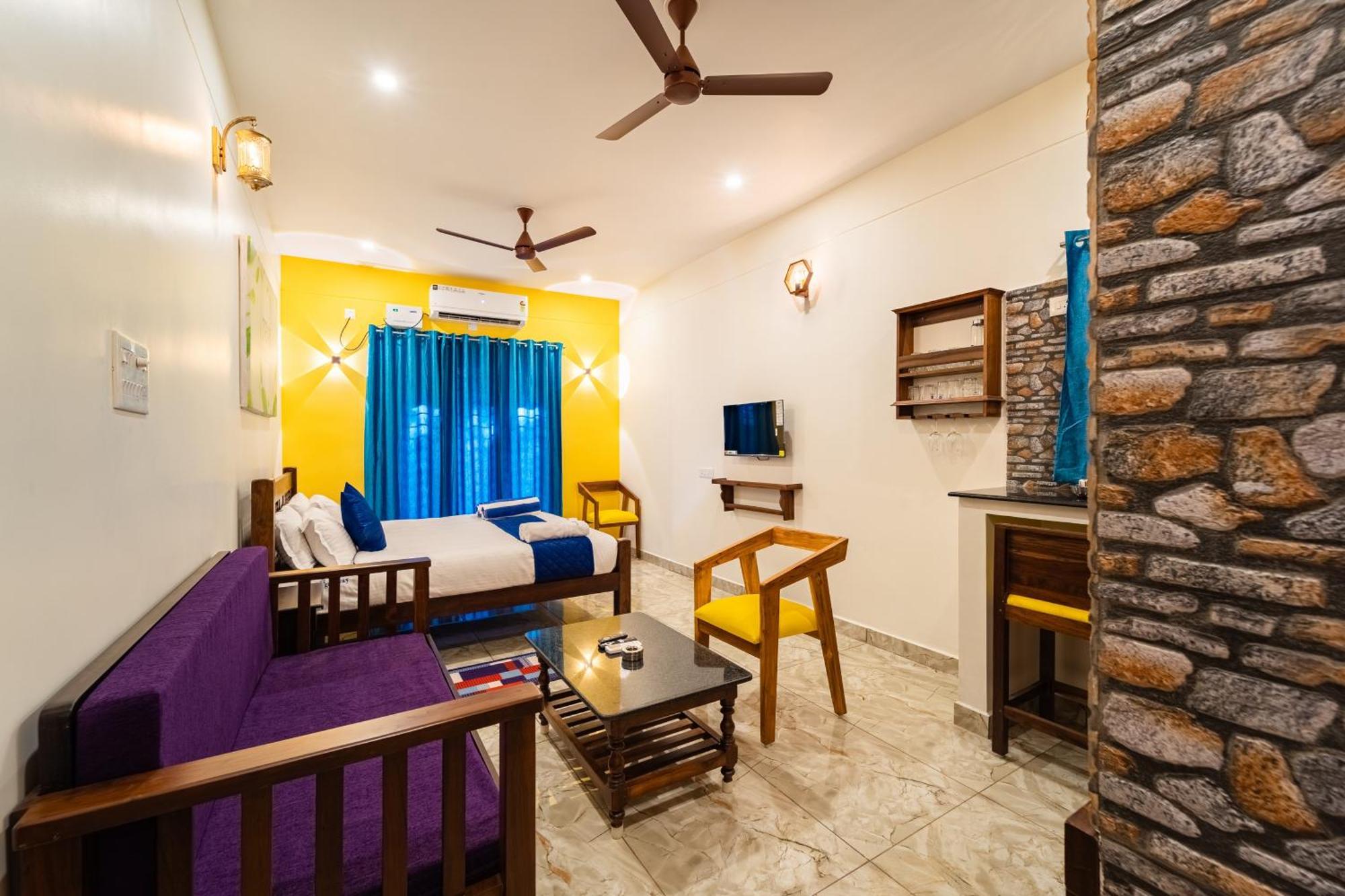 Teak Leaf Gateway Villa With Swimming Pool Indoor Games Kālapettai Exterior photo