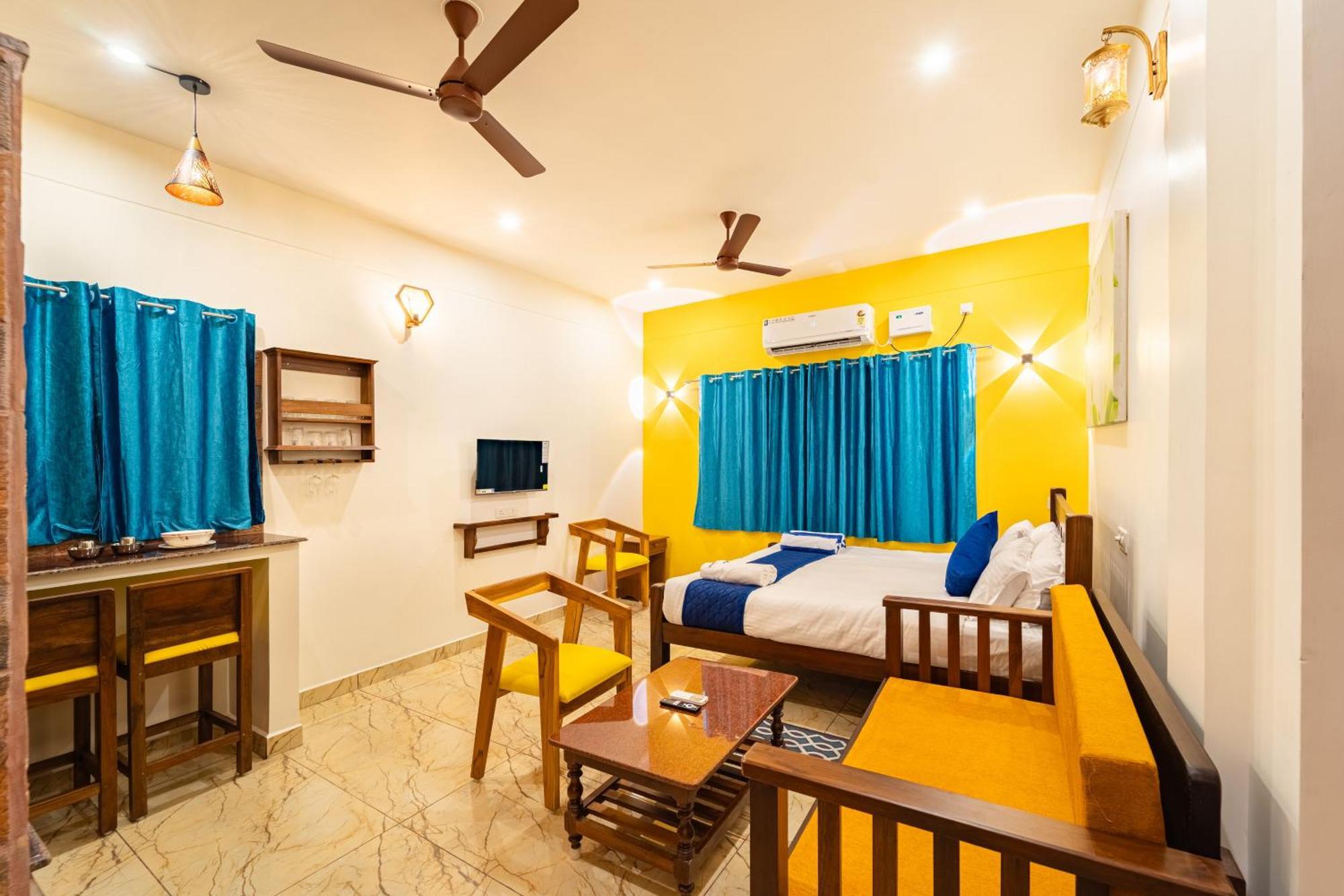Teak Leaf Gateway Villa With Swimming Pool Indoor Games Kālapettai Exterior photo