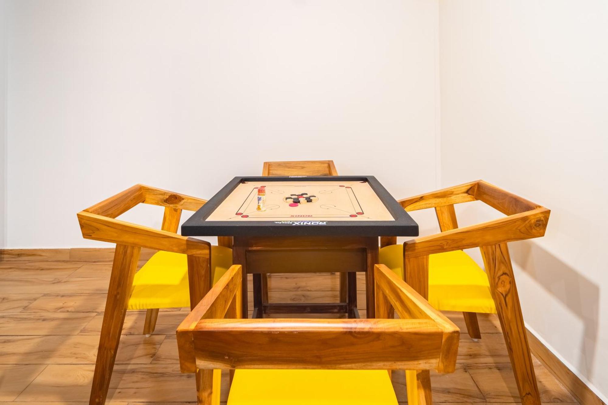 Teak Leaf Gateway Villa With Swimming Pool Indoor Games Kālapettai Exterior photo