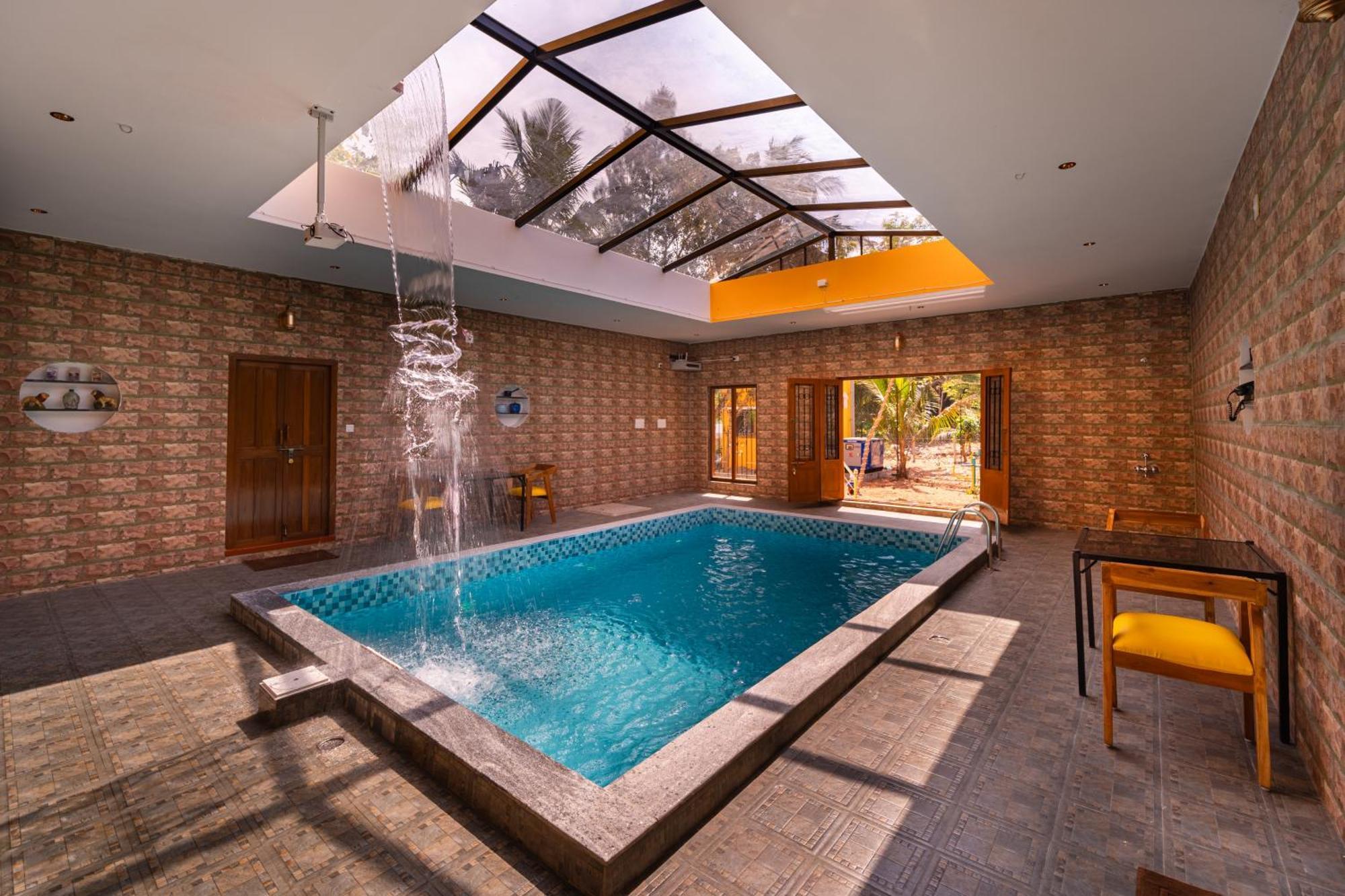 Teak Leaf Gateway Villa With Swimming Pool Indoor Games Kālapettai Exterior photo
