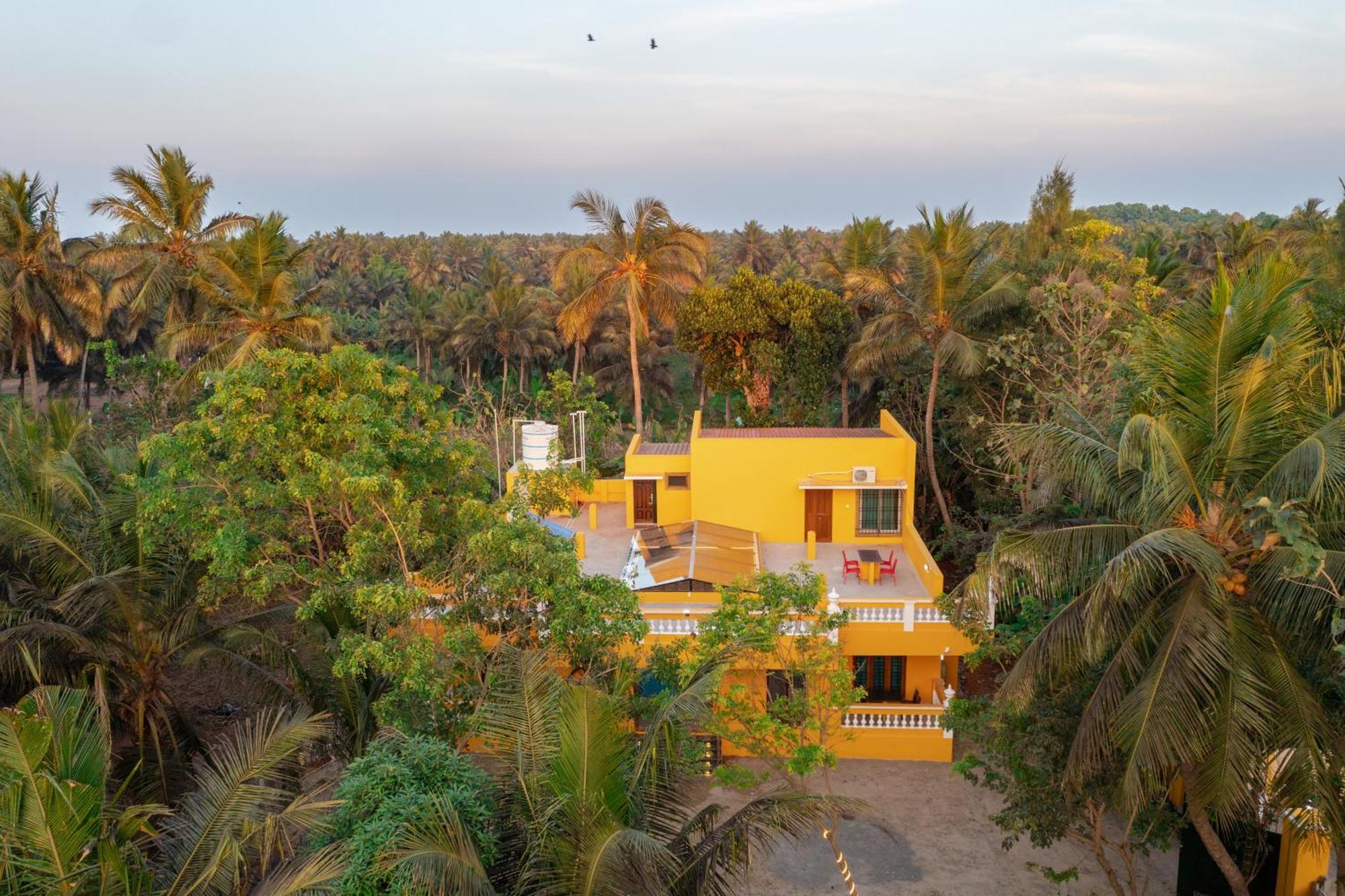 Teak Leaf Gateway Villa With Swimming Pool Indoor Games Kālapettai Exterior photo