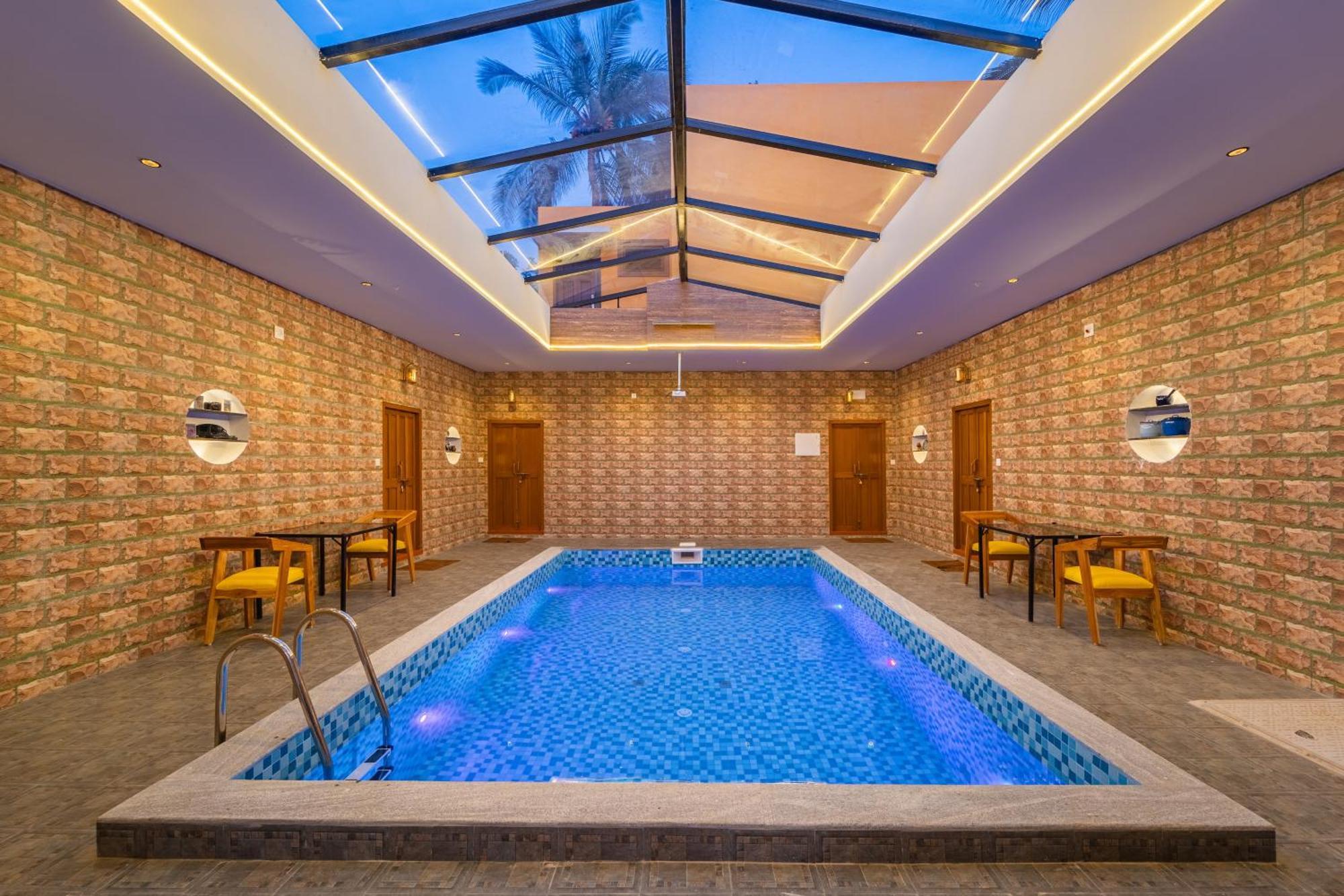 Teak Leaf Gateway Villa With Swimming Pool Indoor Games Kālapettai Exterior photo