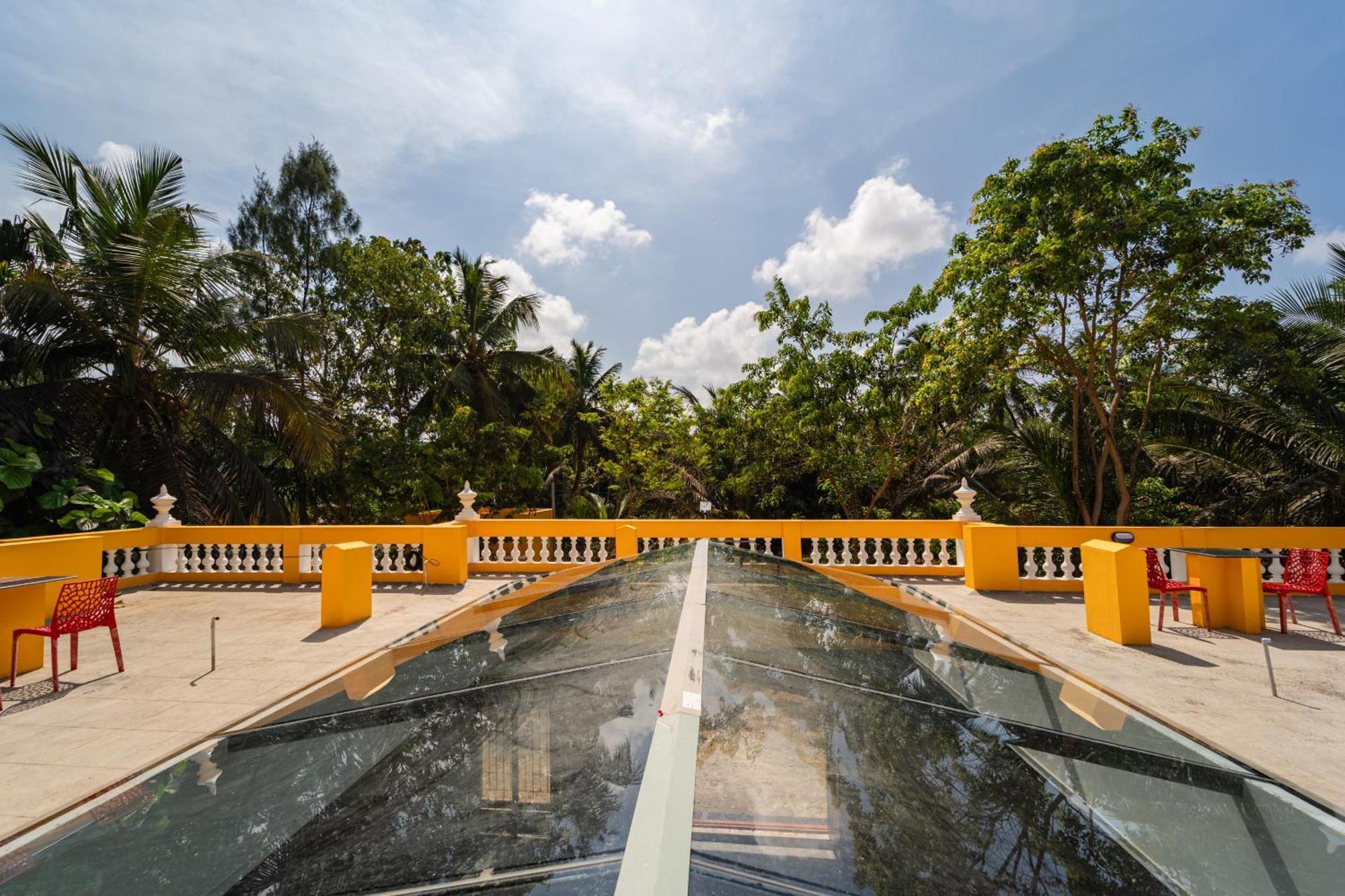 Teak Leaf Gateway Villa With Swimming Pool Indoor Games Kālapettai Exterior photo