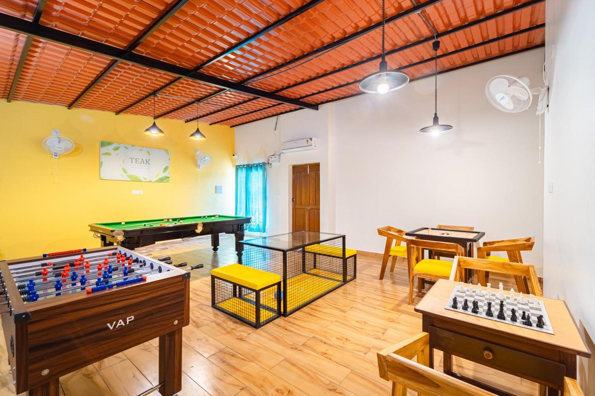 Teak Leaf Gateway Villa With Swimming Pool Indoor Games Kālapettai Exterior photo