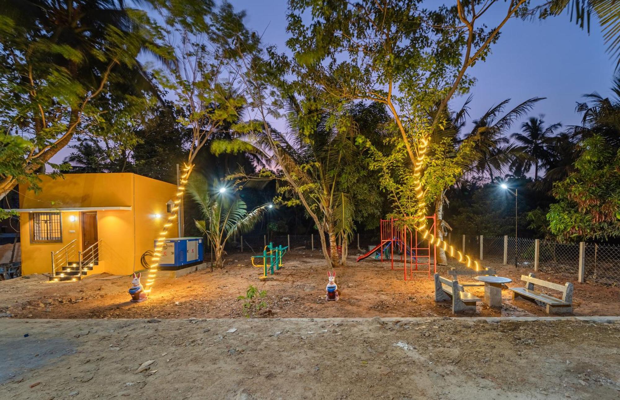 Teak Leaf Gateway Villa With Swimming Pool Indoor Games Kālapettai Exterior photo