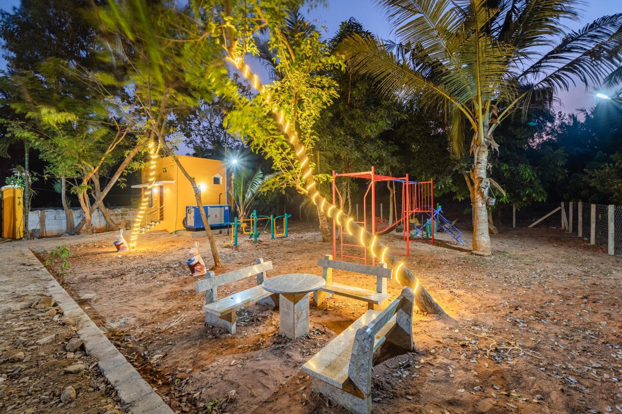 Teak Leaf Gateway Villa With Swimming Pool Indoor Games Kālapettai Exterior photo