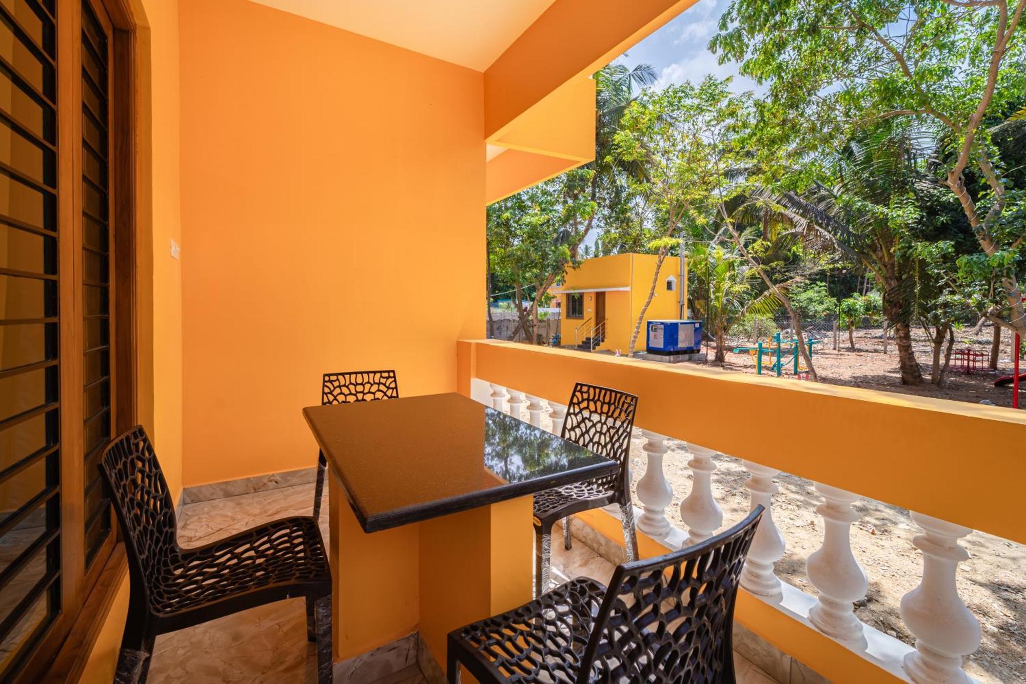 Teak Leaf Gateway Villa With Swimming Pool Indoor Games Kālapettai Exterior photo